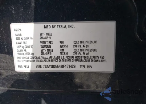 2024 Tesla Model Y Long Range Dual Motor All-Wheel Drive z USA, uszkodzony, nr VIN 7SAYGDEE4RF161429